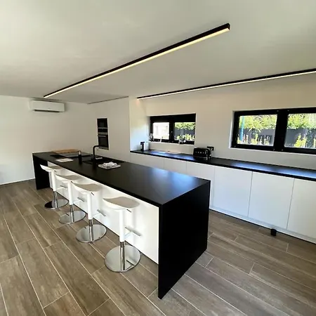 P25 Luxueuze Met 5 Voor 10 Personen, 760m Met Garage En Tuin Vila *