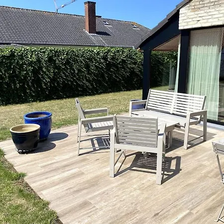 P25 Luxueuze Met 5 Voor 10 Personen, 760m Met Garage En Tuin Vila Koksijde